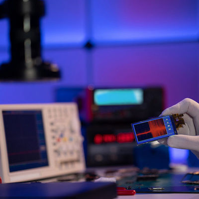 Aus dritter Quelleprüfung LED-Anzeigen-Elektronik-Testlaboratorien Emc Emi Esd und Authentisierungsdienstleistungen