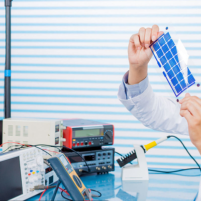 Elektrisches Testlaboratorium ULs CER-FCC-CCC im beleuchtenden Labor