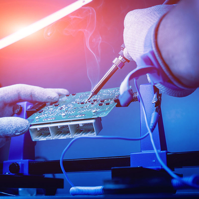 Elektrisches Testlaboratorium ULs CER-FCC-CCC im beleuchtenden Labor